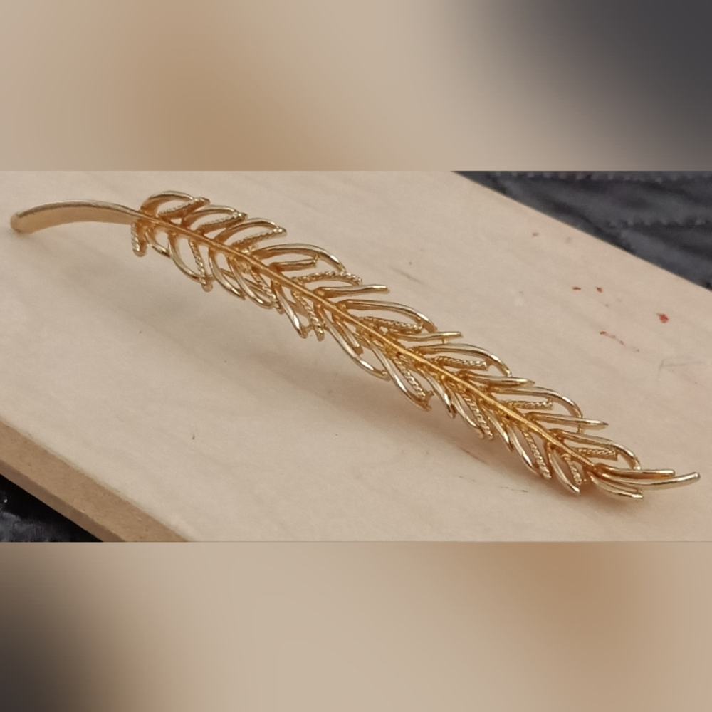 Coro Gold Leaf Vine Brooch